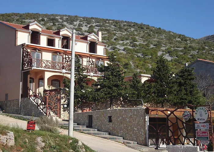 Katarina Apartments And Rooms
