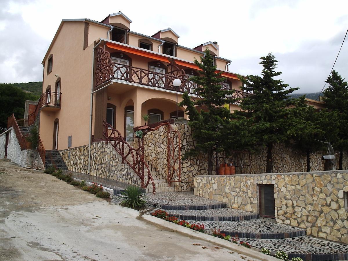 Katarina And Bed & Breakfast Sibinj Krmpotski