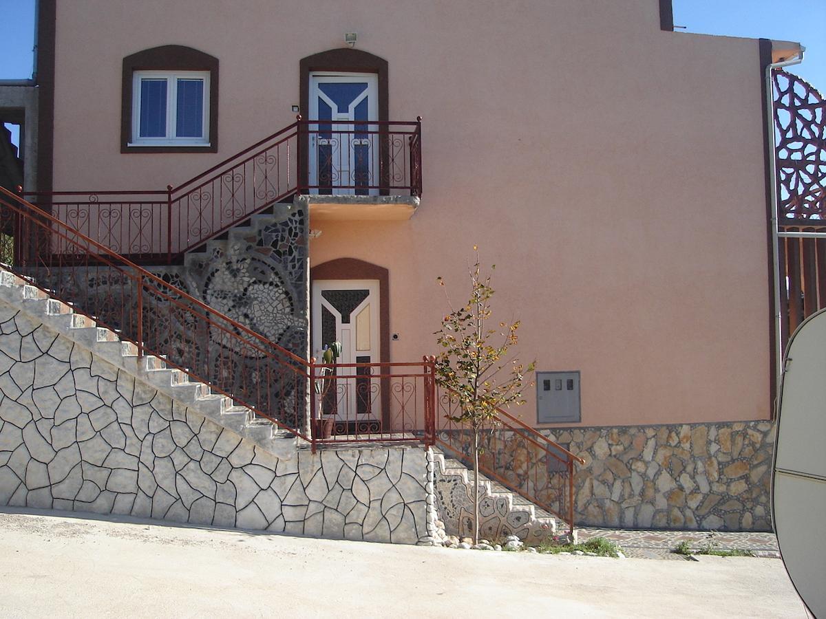 Katarina And Bed & Breakfast Sibinj Krmpotski